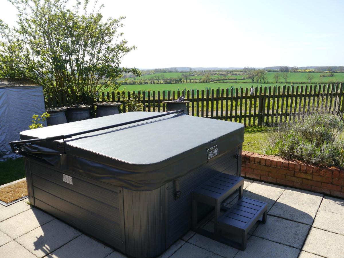 South View Country House Sleeps 12 - Hot Tub - Views Henley-in-Arden Exteriör bild